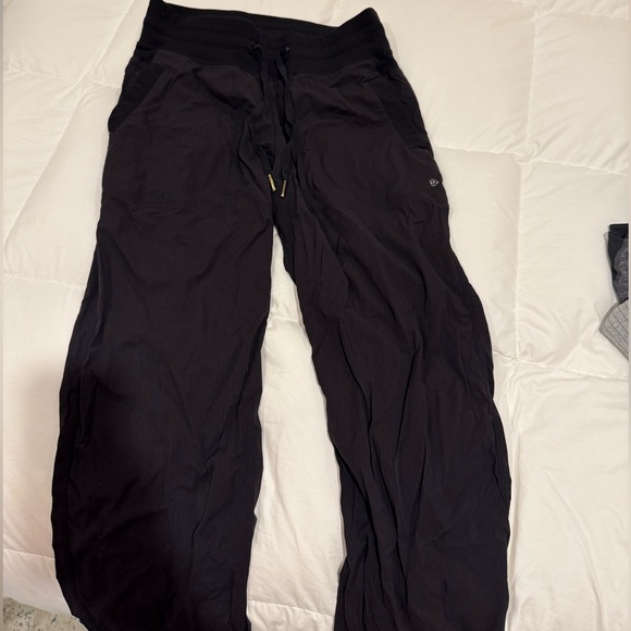 Lululemon Dance Studio Pants, size 6 - Picture 8 of 8